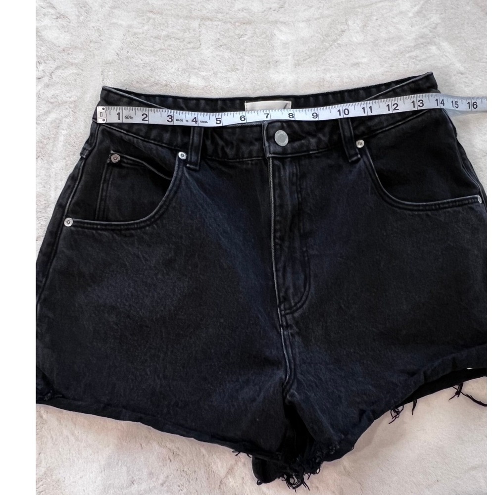 Rollas NWT Mirage High Rise Loose Fit Denim Shorts Washed Black Raw Hem 28 - Picture 8 of 10